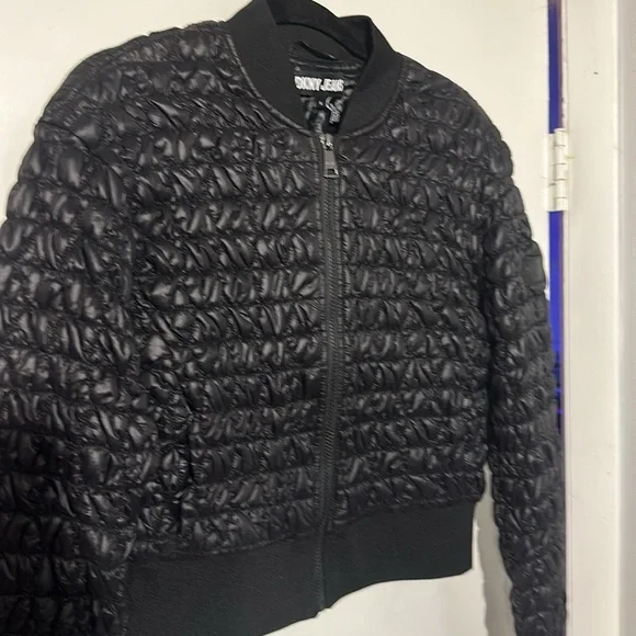 NWOT. Woman’s DKNY Jeans black cropped puffer jacket. Size S. - Picture 2 of 6